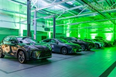 Linearny-mapping-laserowy-laserowy-logotyp-oswietlenie-architektoniczne-Toyota-Lexus-Poznan_22