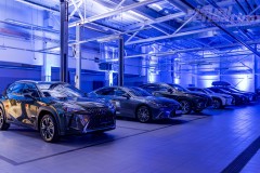 Linearny-mapping-laserowy-laserowy-logotyp-oswietlenie-architektoniczne-Toyota-Lexus-Poznan_25