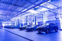 Linearny-mapping-laserowy-laserowy-logotyp-oswietlenie-architektoniczne-Toyota-Lexus-Poznan_28