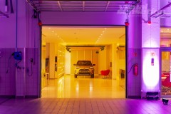 Linearny-mapping-laserowy-laserowy-logotyp-oswietlenie-architektoniczne-Toyota-Lexus-Poznan_38