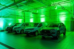 Linearny-mapping-laserowy-laserowy-logotyp-oswietlenie-architektoniczne-Toyota-Lexus-Poznan_42