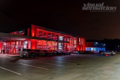 Linearny-mapping-laserowy-laserowy-logotyp-oswietlenie-architektoniczne-Toyota-Lexus-Poznan_74