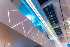 Linearny-mapping-laserowy-laserowy-logotyp-oswietlenie-architektoniczne-Toyota-Lexus-Poznan_90
