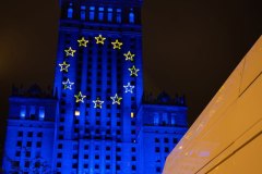 palac_kultury_nauki_warszawa_dzien_europy_lasery_flaga_uni_europejskiej_warszawa_pokaz_laserowy_2026-4
